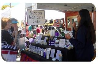 Tourists, Jeanne Sabga of Huntington Beach, and Laura Mix of Sacramento.